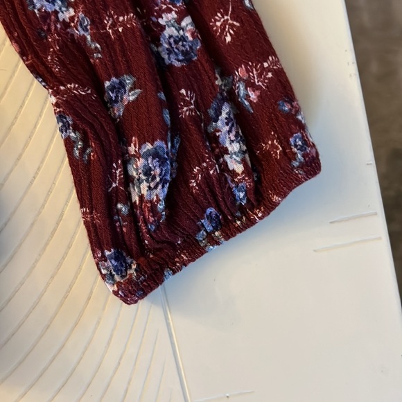 American Eagle Flowy Top - Picture 5 of 6